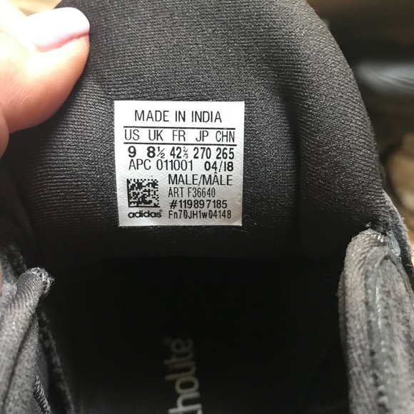Utility Black Yeezy 500s - Picture 4 of 6